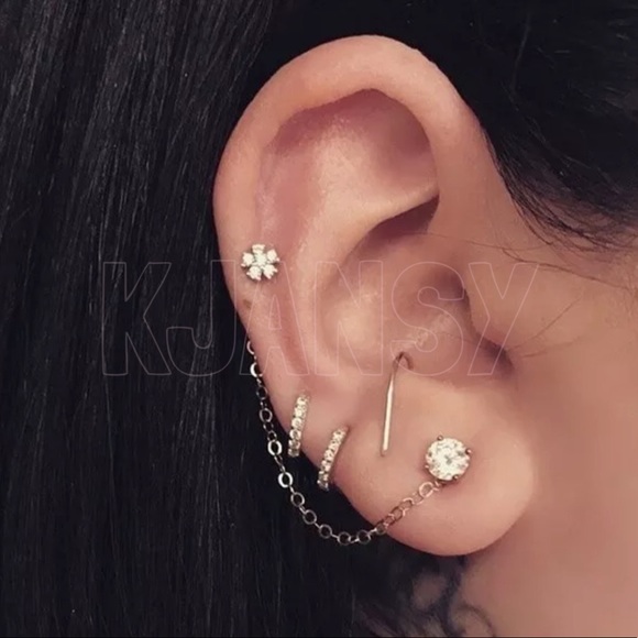 5⭐️ BESTSELLER HUGGIE EARRINGS - Picture 7 of 8